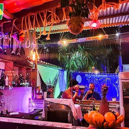 Paraty Santo Hostel Bar Eksteriør bilde